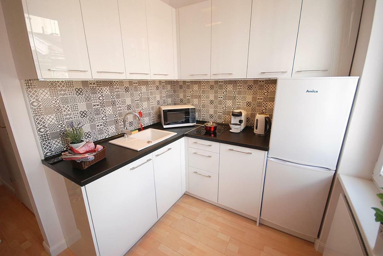 Nowy Apartament Wilcza Varsóvia Exterior foto