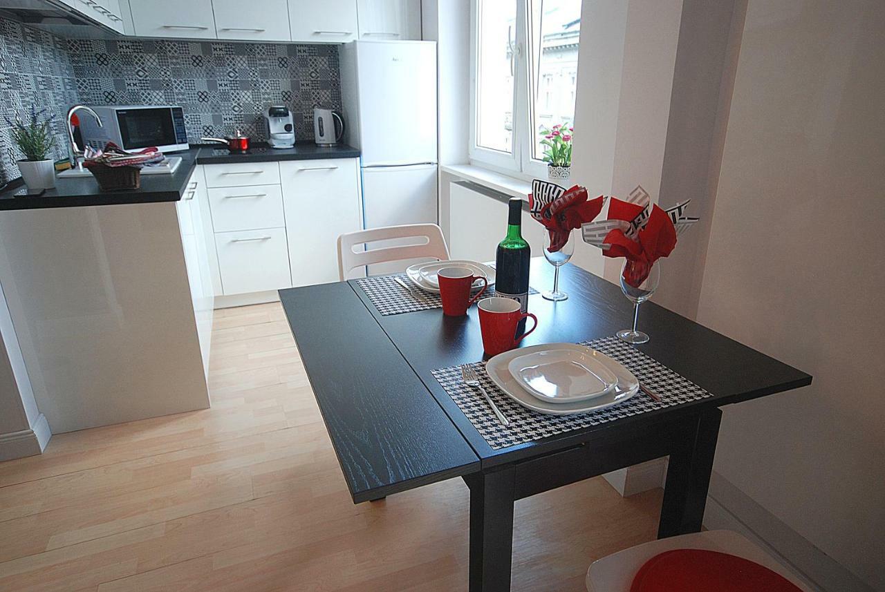 Nowy Apartament Wilcza Varsóvia Exterior foto